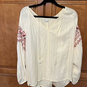Old navy Boho top with v neck and long sleeves